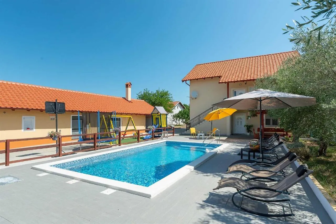 Holiday House Vesna With Pool Suhovare 0*,