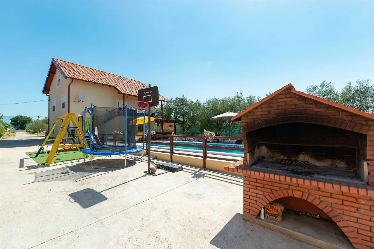 Holiday home Holiday House Vesna With Pool Suhovare