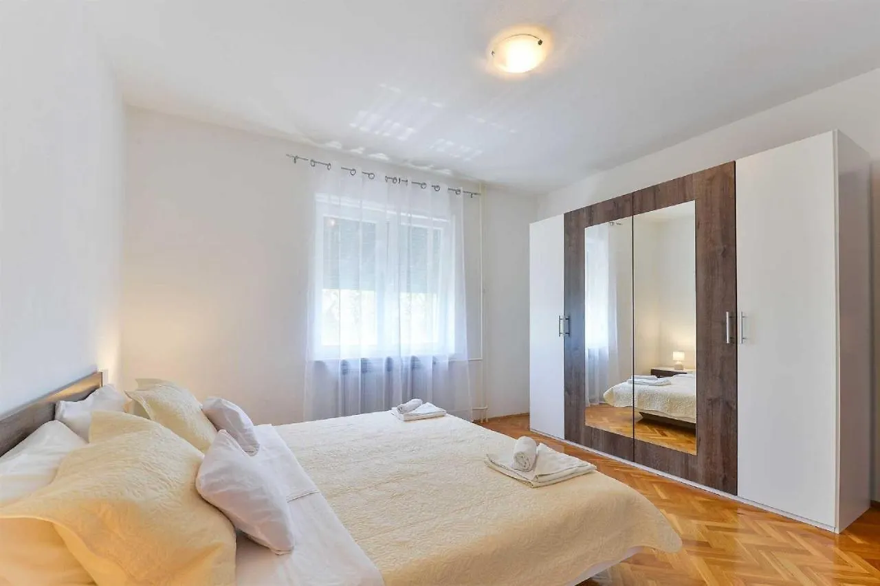 Holiday House Vesna With Pool Suhovare